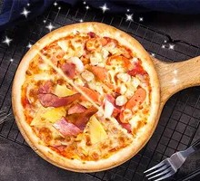 Battle Royale Island Feast Pizza