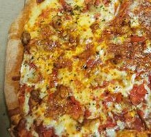 Classic Italian Meat Sauce Pizza