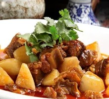 Braised Beef Brisket with Potatoes