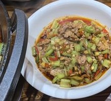 Stir-Fried Beef with Yellow Onion