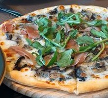 松露酱帕尔玛火腿披萨