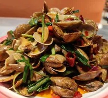 Spicy Stir-Fried Clams