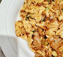 Sour Stir-Fried Egg with Wood Ear Mushrooms