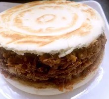 Lean Pork and Green Pepper Baozi