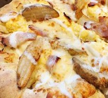 American-style Bacon & Potato Pizza