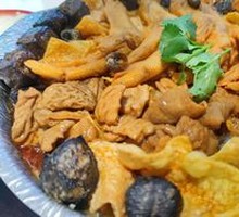 Snail Rice Noodles with Pork Intestines and Duck Feet Hot Pot