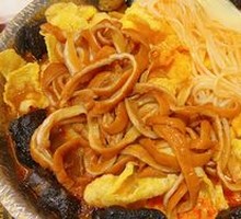 Snail Rice Noodle with Pig Intestines Hot Pot
