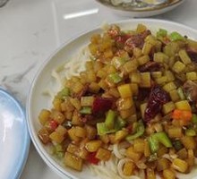 Potato and Pork丁 Noodles