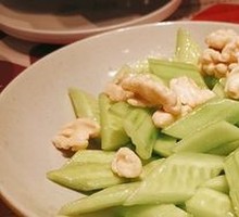 Pepper Oil Cucumber with Almonds