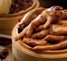 Spicy Braised Chicken Feet