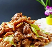 Scallion Stir-Fried Meat Noodles