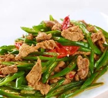 Stir-Fried Pork with Noodles
