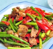 Stir-fried Pork with Garlic Stalks