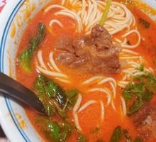 Tomato Herb Soup with Pork Knuckle Noodles