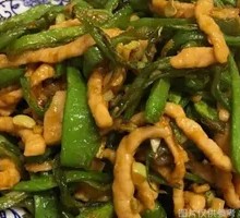 Stir-fried Tofu with Meat Strips over Rice