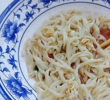 Egg and Tomato Noodles with Sauce