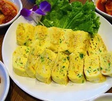 Egg Roll with Seaweed Rice Wrap