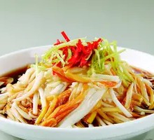 Spicy Vinegar-Soaked Enoki Mushrooms