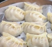 Fried Pork Scraps with Sour Cabbage Steamed Dumplings
