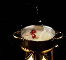 Freshly Simmered Corn and Bone Soup