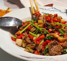 Stir-Fried Beef with Yellow Onion