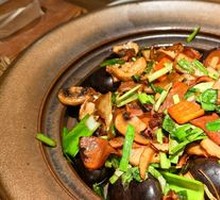 Stir-fried King Oyster Mushrooms with Black Trumpet