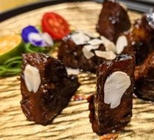 Almond-Scented Slow-Cooked Beef Short Ribs