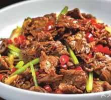 Stir-Fried Beef with Yellow Onion