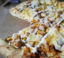 Premium Deluxe Pizza