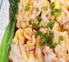 Egg and minced pork rice noodle roll