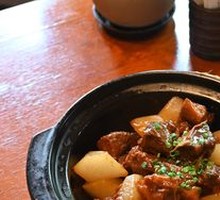 Braised Beef Brisket with Radish in Brown Sauce
