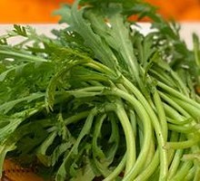 Chinese chrysanthemum greens