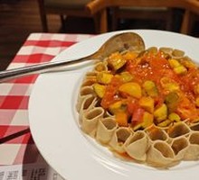 Five-Tomato Sauce over Buckwheat Noodles