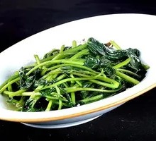 Braised Sweet Potato Leaves in Clay Pot