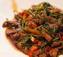 Stir-Fried Beef with Yellow Onion