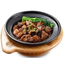 Braised Chicken with Mushrooms in Clay Pot Rice