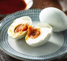 Oil-oozing Salted Duck Egg