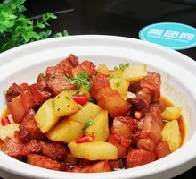 Braised Pork with Potatoes