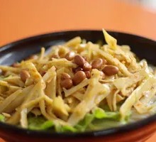 Spicy and Sour Bamboo Shoot Noodles