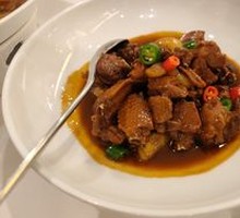 Braised Chicken with Water Chestnuts