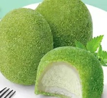 Premium Matcha Mochi Delight