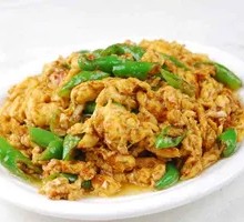 Stir-fried Eggs with Small Chilies