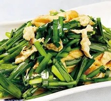 Organic Chives with Eggs