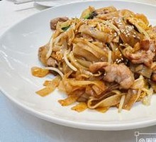 Dry-Fried Beef Rice Noodles
