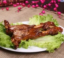 Sauce-Flavored Lamb Shank