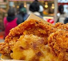 Stuffed flatbread with chicken leg