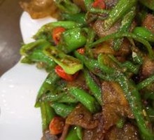 Mom's Stir-Fried Pork with Green Peppers