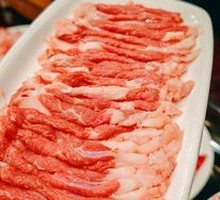 Fresh Lamb with Cucumber Strips