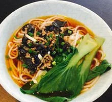 Wood Ear Mushroom and Pork Noodles