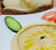 Hummus with Flatbread
